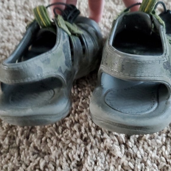 Keen toddler size 9 sandles - Picture 5 of 7
